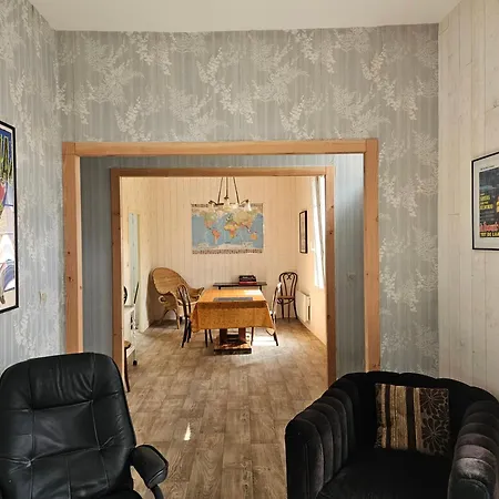 Maison De